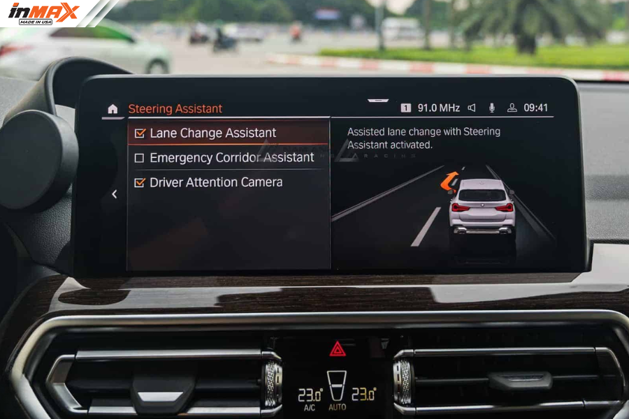 Cài đặt hệ thống an toàn tiện lợi trên màn hình trung tâm xe BMW X1