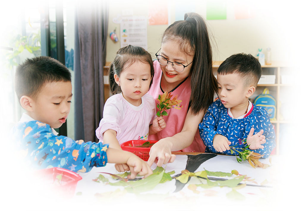 NHỮNG NGƯỜI BẠN ĐỒNG HÀNH CÙNG CON MỖI NGÀY